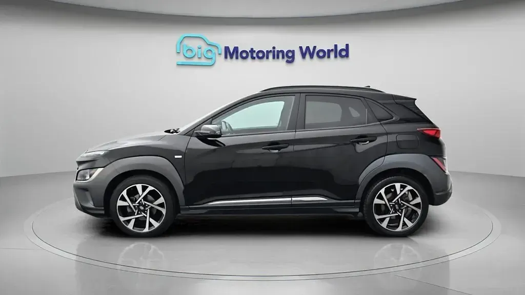 Usado Hyundai Kona Premium 120 CV (88 kW) 2021 Negro SUV