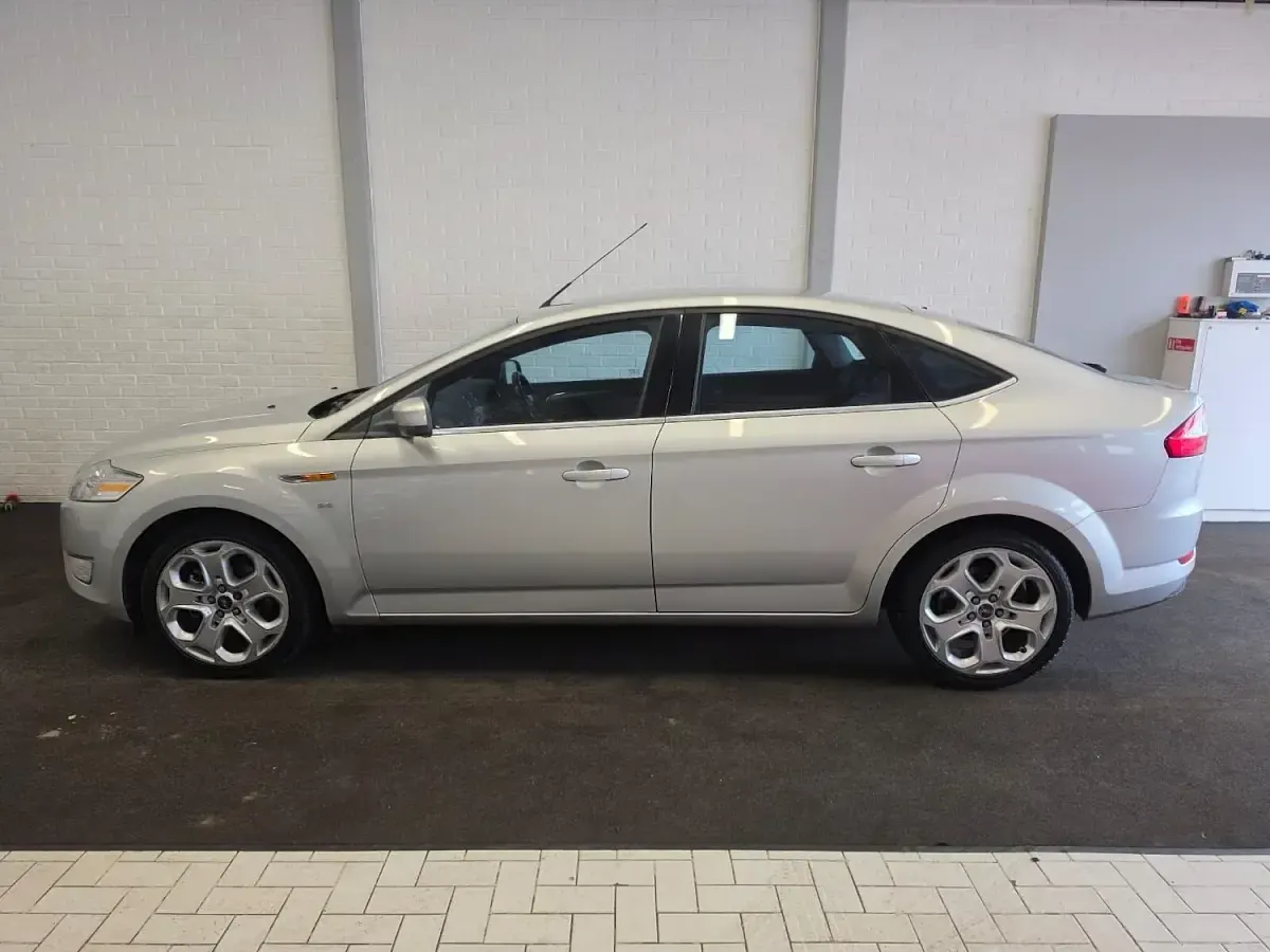 Used Ford Mondeo Titanium X 175 HP (128 kW) 2009 Silver Hatchback