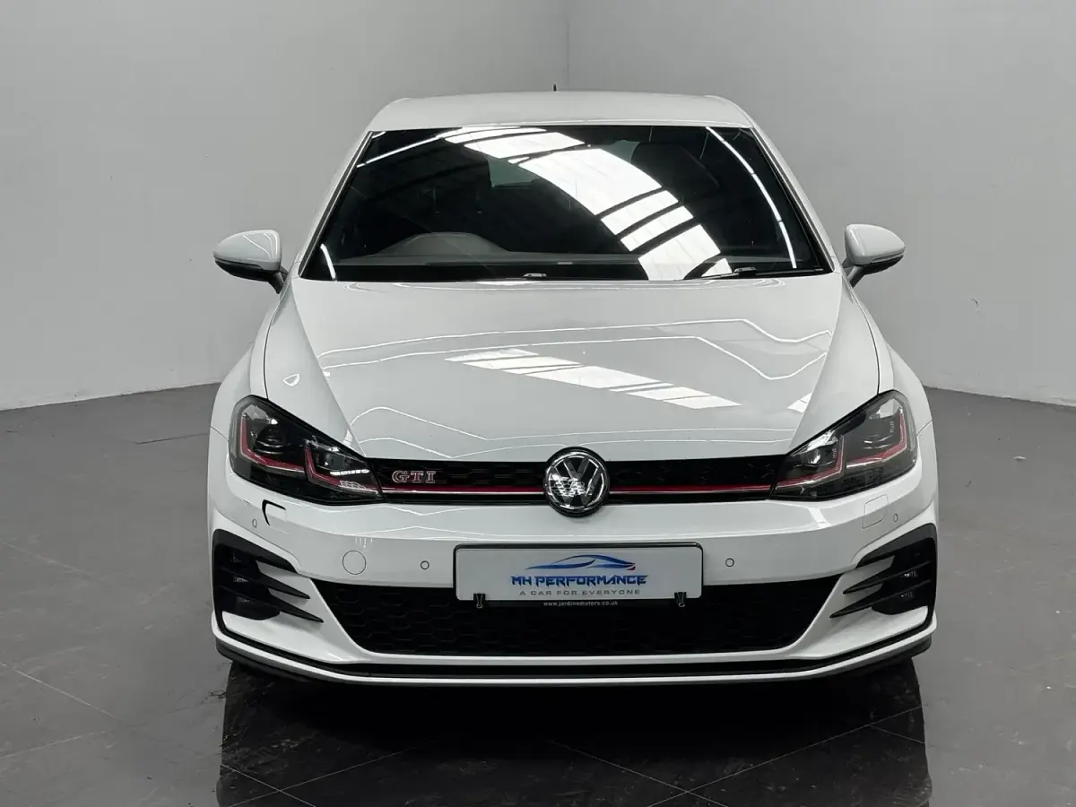 Used VW Golf VII GTI 241 HP (177 kW) 2018 White Hatchback