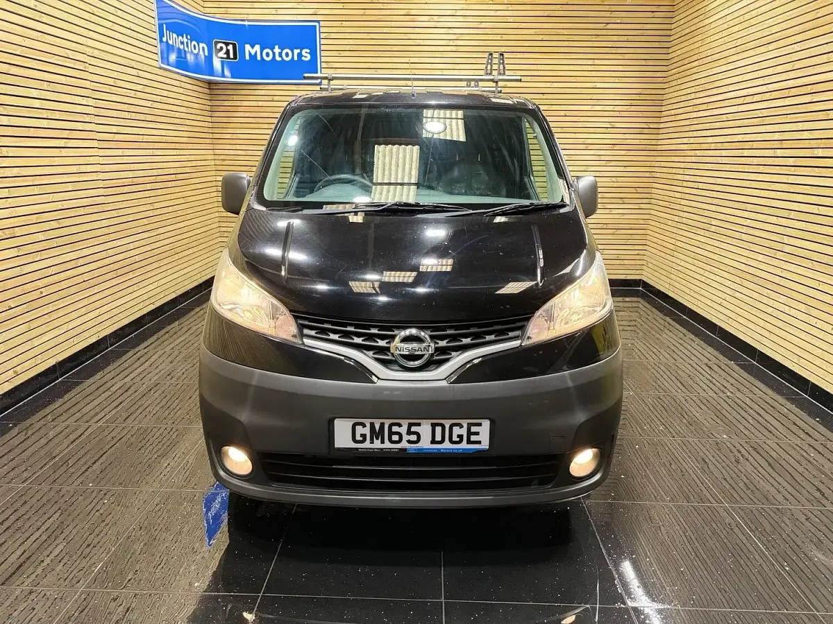 Used Nissan NV200 Acenta 90 HP (66 kW) 2016 Black MPV