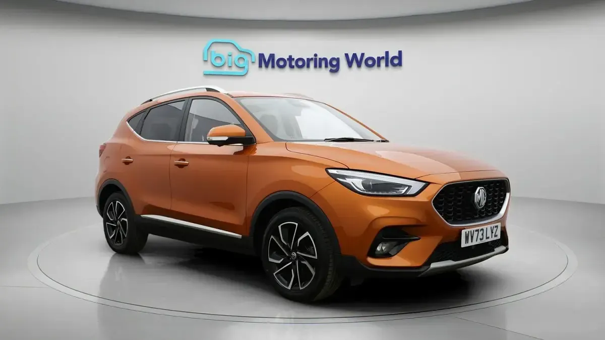 Käytetty MG ZS Exclusive 106 HP (77 kW) 2023 Katumaasturi