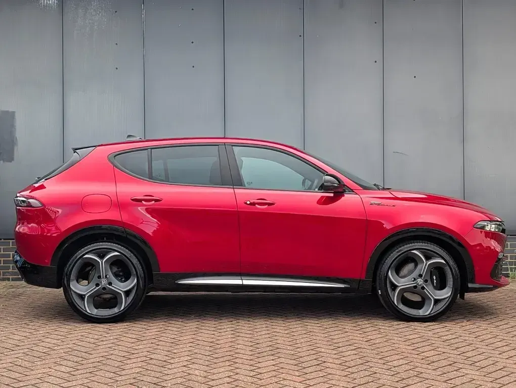 New Alfa Romeo Tonale Edizione Speciale 174 HP (127 kW) 2026 Red SUV