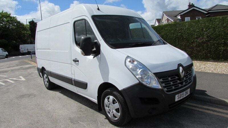 White Used 2019 Renault Master Business Van | £7,195 (Good price) - Image 1/4