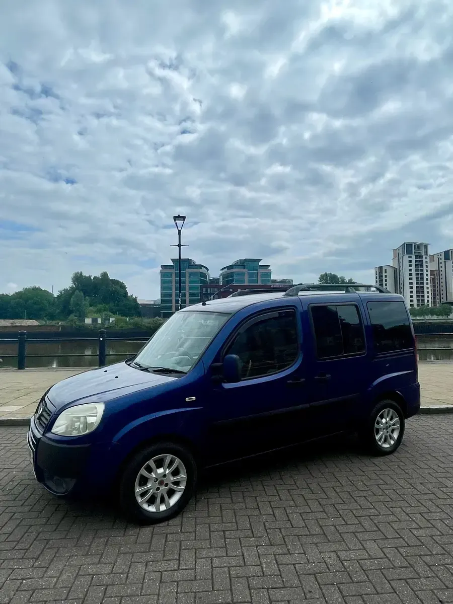 Used Fiat Doblò Dynamic 120 HP (88 kW) 2010 Blue MPV