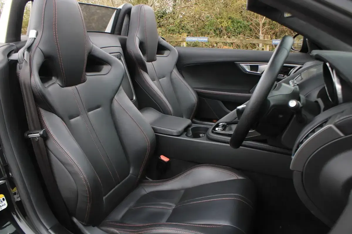 Używany Jaguar F-Type Supercharged 2015 Czarny Kabriolet