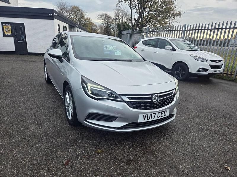 Blue Used 2017 Vauxhall Astra Design Edition Hatchback | £4,999 (Good price) - Image 1/4