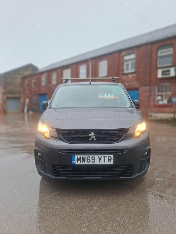 Used Peugeot Partner 2019 Grey MPV