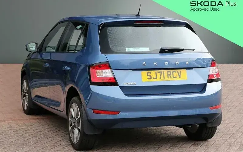 Used Skoda Fabia SE Drive 95 HP (69 kW) 2021 Titan blue metallic Hatchback