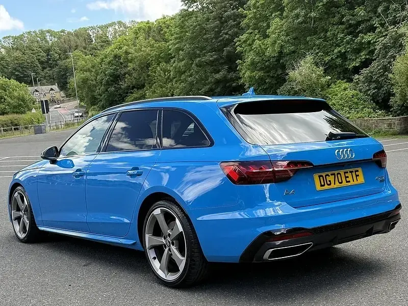Used Audi A4 Black Edition 190 HP (139 kW) 2020 Blue Estate