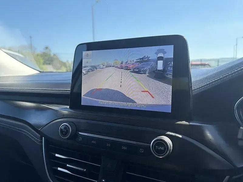 Begagnad Ford Focus 2019 Silver Halvkombi