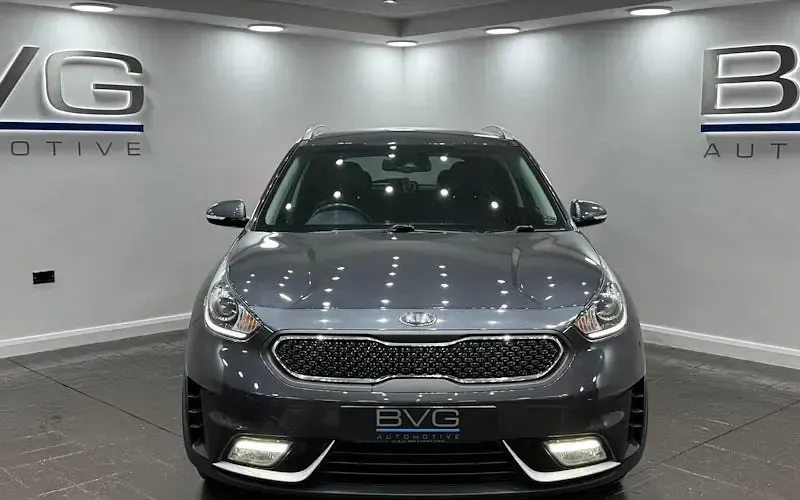 Używany Kia Niro 141 KM (103 kW) 2019 Szary SUV
