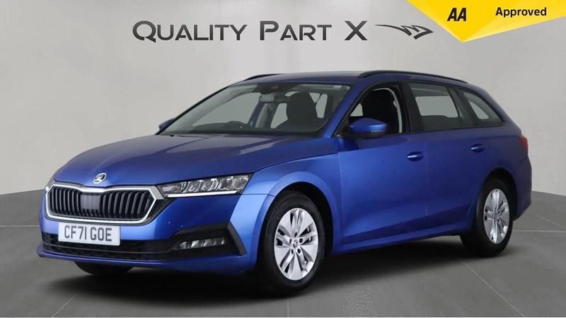Used Skoda Octavia SE 110 HP (80 kW) 2021 Blue Estate