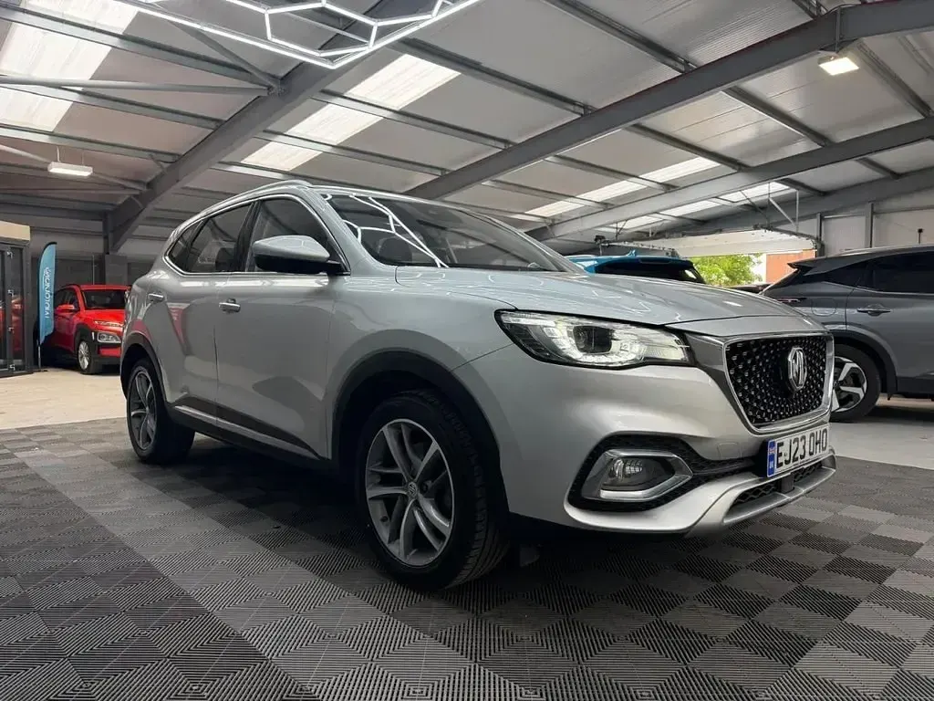 Usado MG HS Excite 162 CV (119 kW) 2023 Plateado SUV