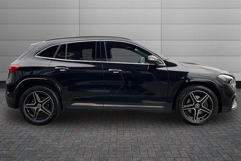 Used Mercedes GLA200 Executive 163 HP (119 kW) 2025 Cosmos black SUV