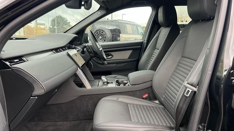 Used Land Rover Discovery Sport SE Dynamic 265 HP (194 kW) 2025 Black SUV