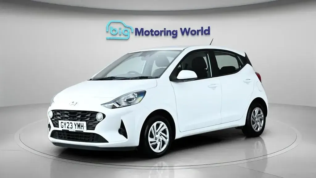 Used Hyundai i10 SE 67 HP (49 kW) 2022 White Hatchback