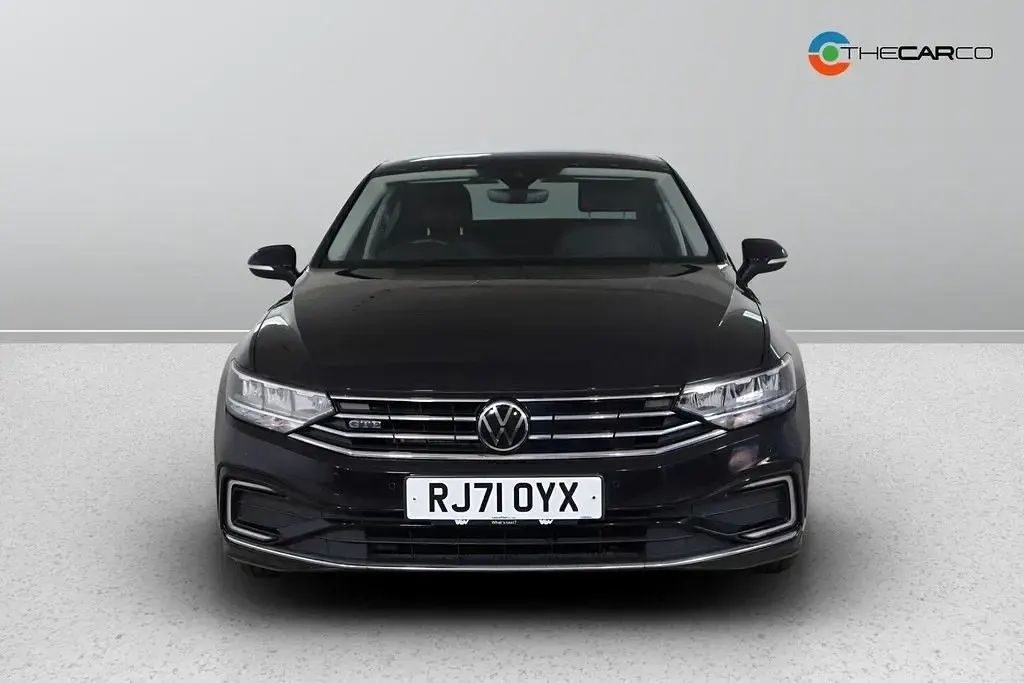 Begagnad VW Passat GTE 218 HK (160 kW) 2021 Svart Sedan