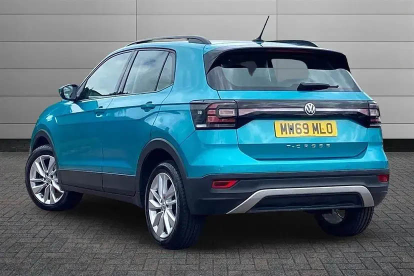 Used VW T-Cross SE 115 HP (84 kW) 2019 Makena turquoise SUV
