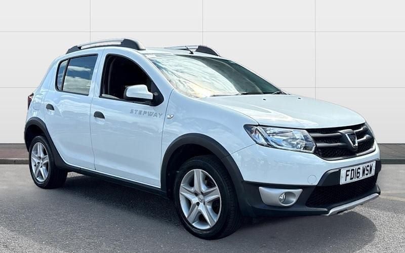 White Used 2015 Dacia Sandero Ambiance Hatchback | £5,977 (Expensive) - Image 1/4