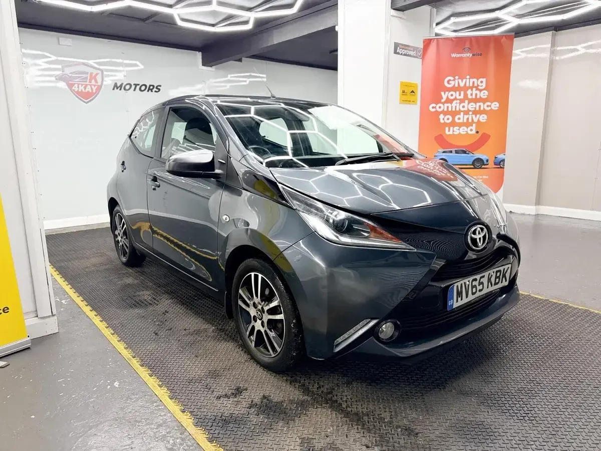 Used Toyota Aygo x-press 69 HP (50 kW) 2015 Grey Hatchback