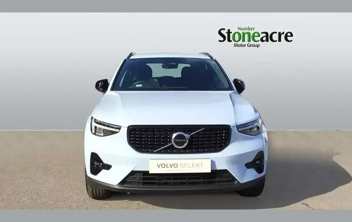 New Volvo XC40 Plus 161 HP (118 kW) 2026 Blue SUV