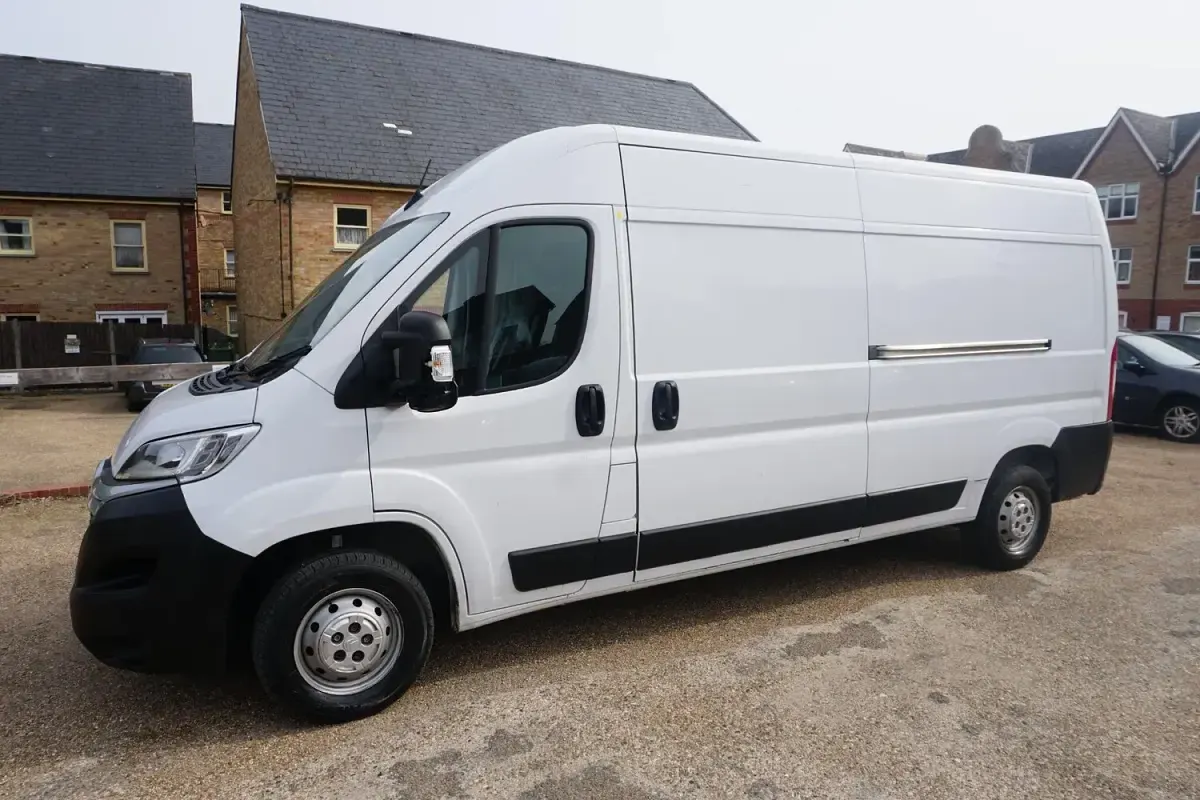 Used Citroën Relay 140 HP (102 kW) 2022 White Van