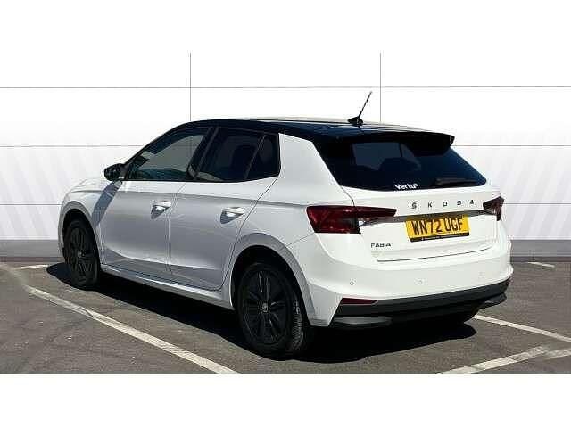 Used Skoda Fabia Colour Edition 95 HP (69 kW) 2022 White Hatchback