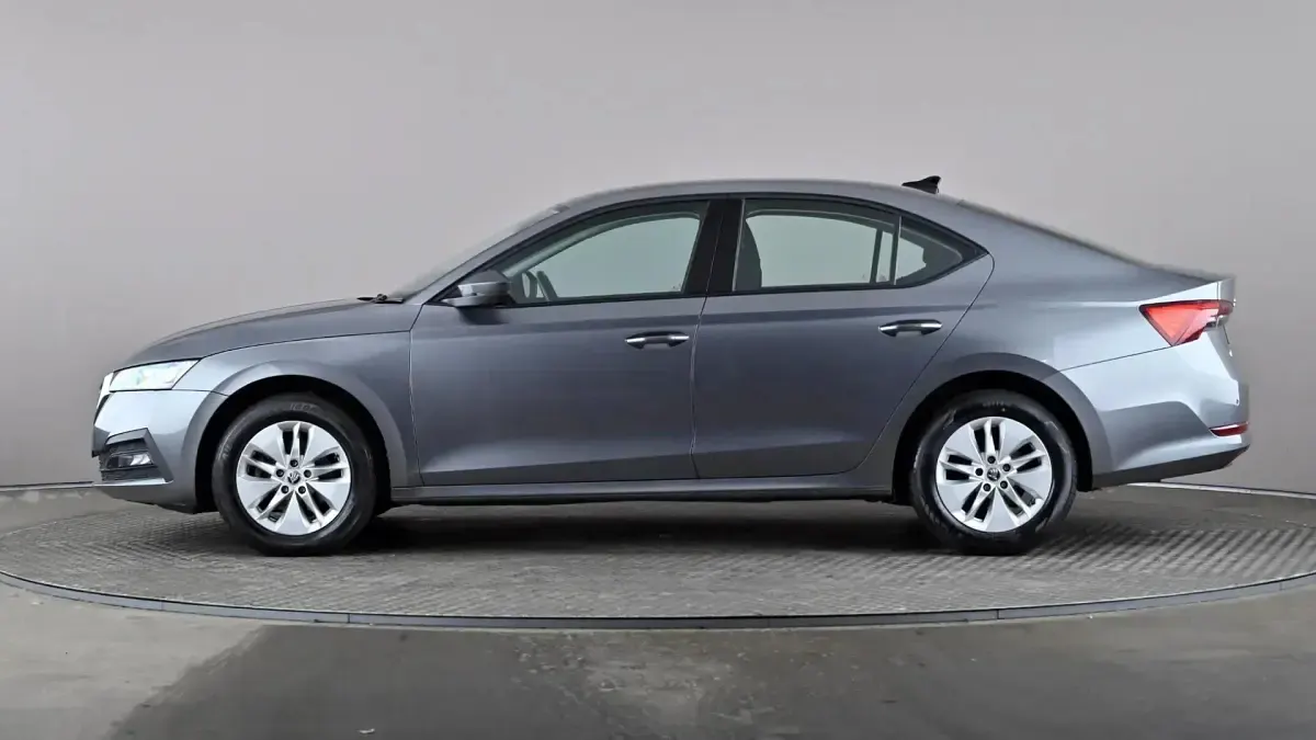 Używany Skoda Octavia SE Technology 116 KM (85 kW) 2022 Szary Hatchback