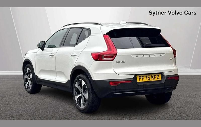 New Volvo XC40 Plus 161 HP (118 kW) 2025 White SUV