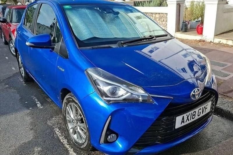 Blue Used 2018 Toyota Yaris Hybrid Hatchback | £10,480 (Good price) - Image 1/1