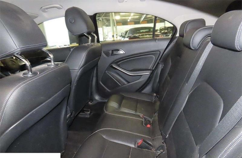 Used Mercedes A180 SE 2017 Blue Hatchback