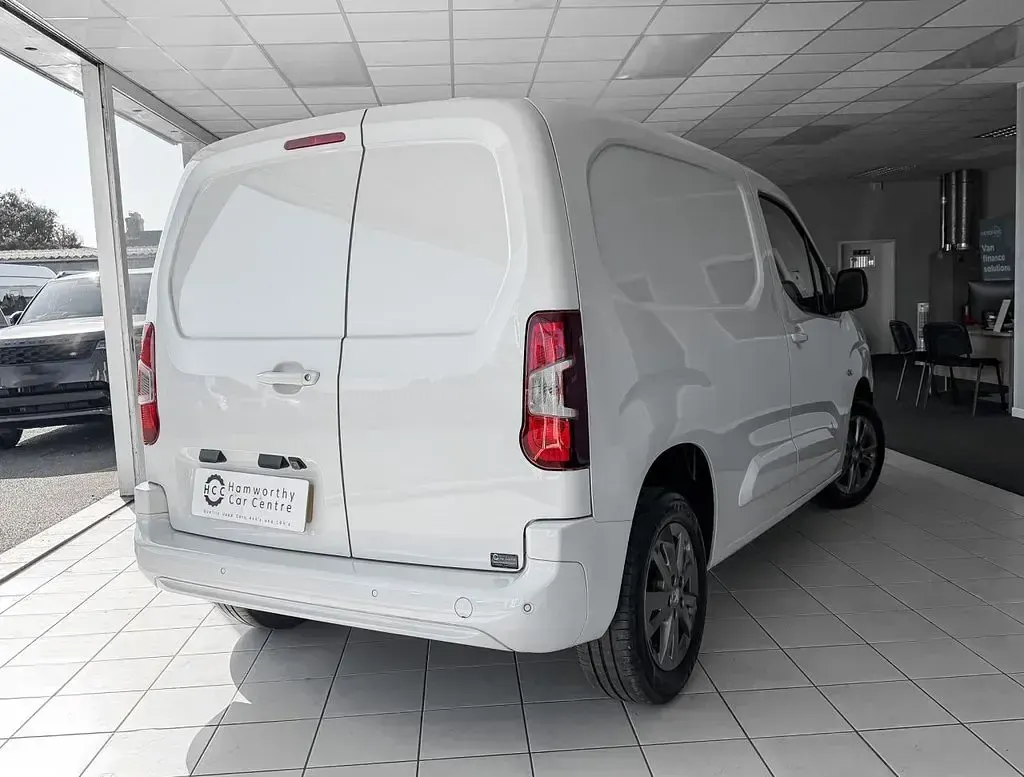 Used Peugeot Partner Premium 102 HP (75 kW) 2023 White MPV