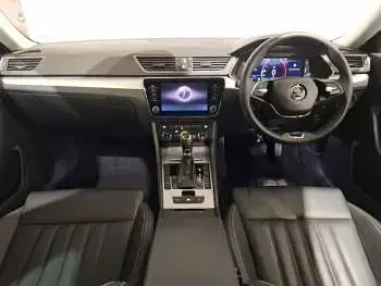 Used Skoda Superb SE Technology 150 HP (110 kW) 2023 White Estate