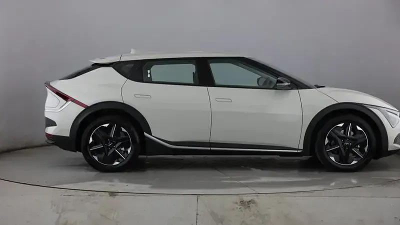 Used Kia EV6 125 kW (170 HP) 2025 White SUV