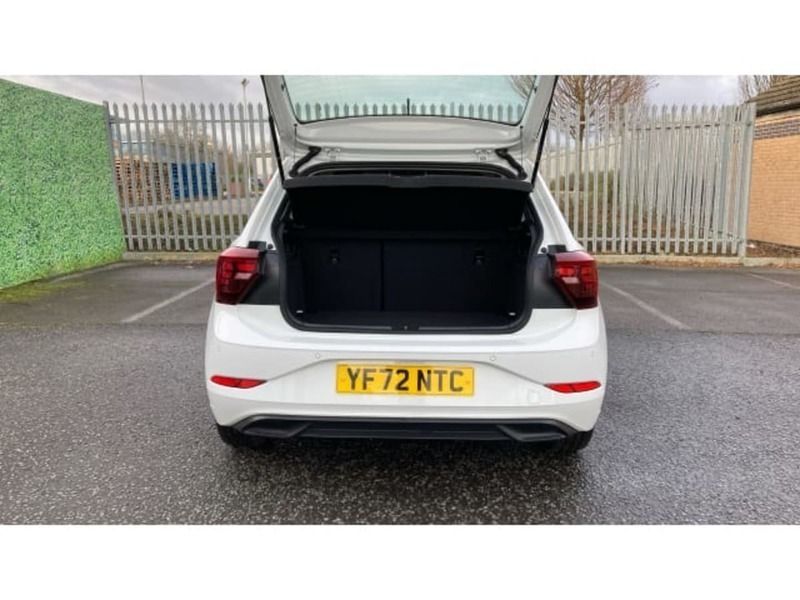 Used VW Polo Life 95 HP (69 kW) 2022 White Hatchback