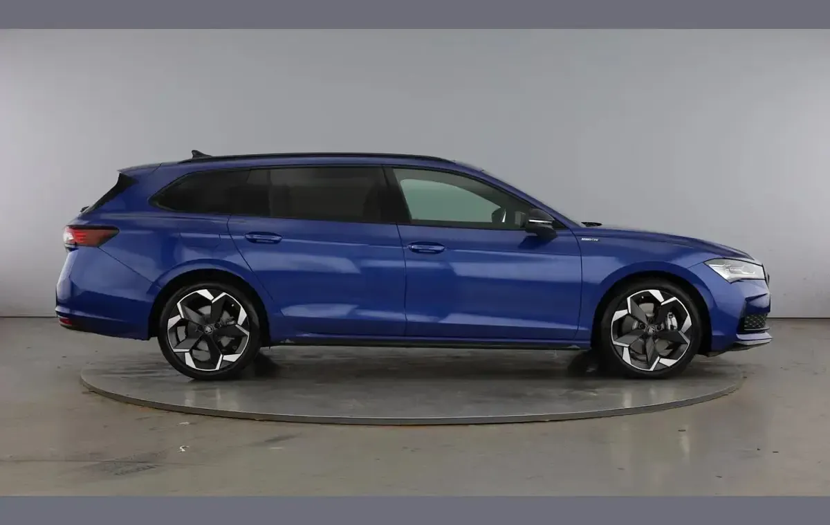 New Skoda Superb SportLine 193 HP (141 kW) 2026 Blue Estate