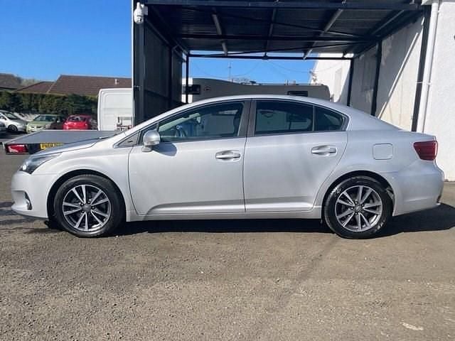 Used Toyota Avensis 150 HP (110 kW) 2014 Silver Sedan
