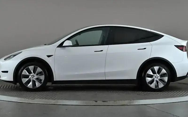 Used Tesla Model Y Long Range AWD 286 kW (389 HP) 2025 SUV
