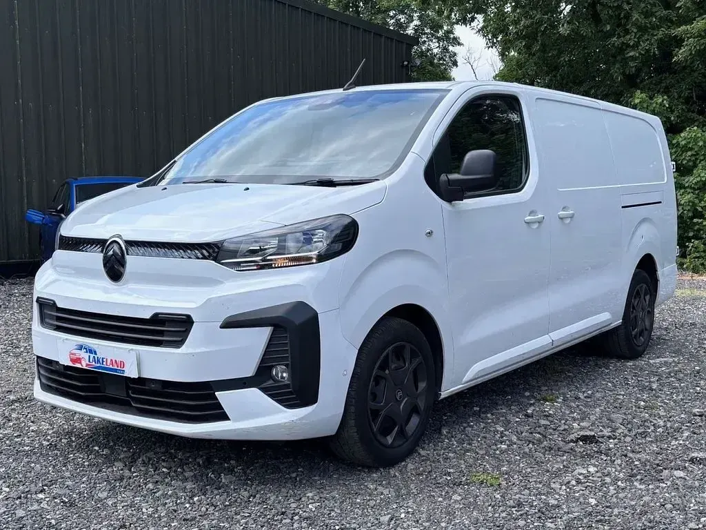 Used Citroën Dispatch 120 HP (88 kW) 2024 White MPV