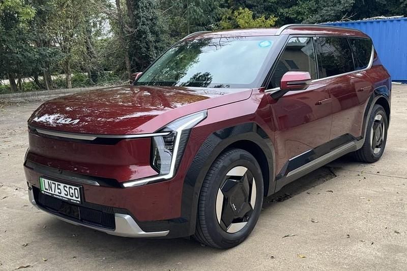 New 2025 Kia EV9 2 SUV | £49,995 (Super price) - Image 1/1