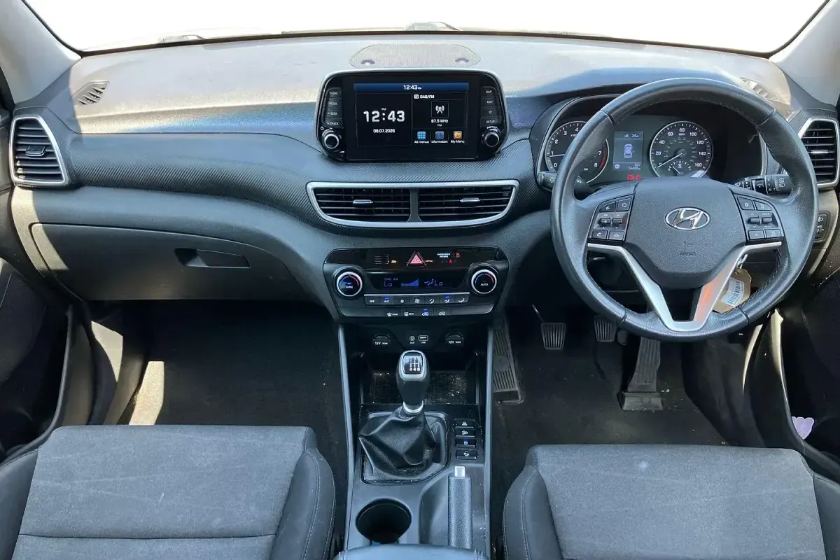 Used Hyundai Tucson SE 132 HP (97 kW) 2018 White SUV