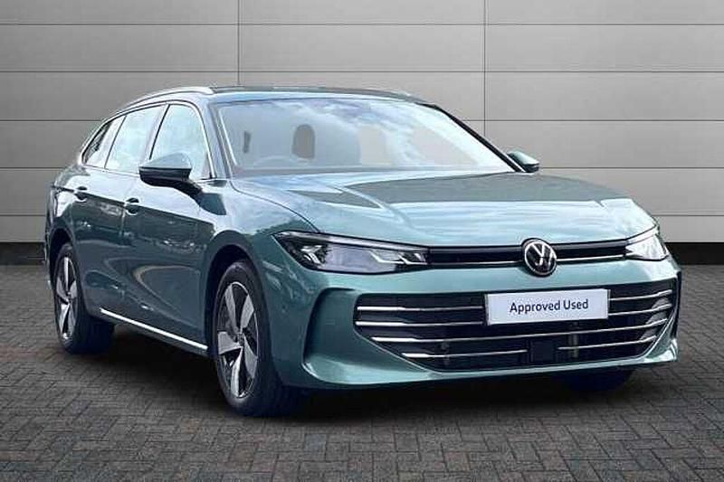 Used 2025 VW Passat | £27,995 (Expensive) - Image 1/4