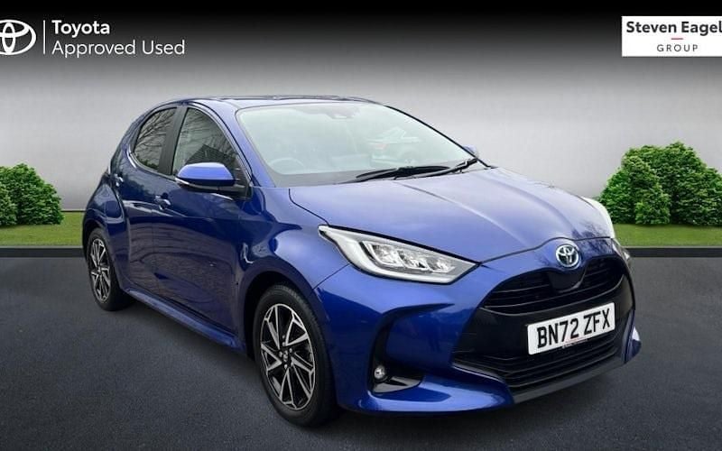 Used 2025 Toyota Yaris Hybrid Design Hatchback | £17,956 (Super price) - Image 1/4