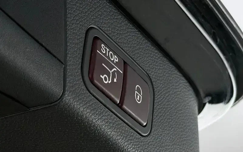 Used Mercedes C220 AMG Line Premium 170 HP (125 kW) 2016 Black Estate