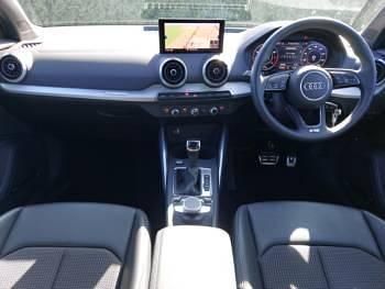 Gebraucht Audi Q2 S-Line 150 PS (110 kW) 2023 Weiß SUV