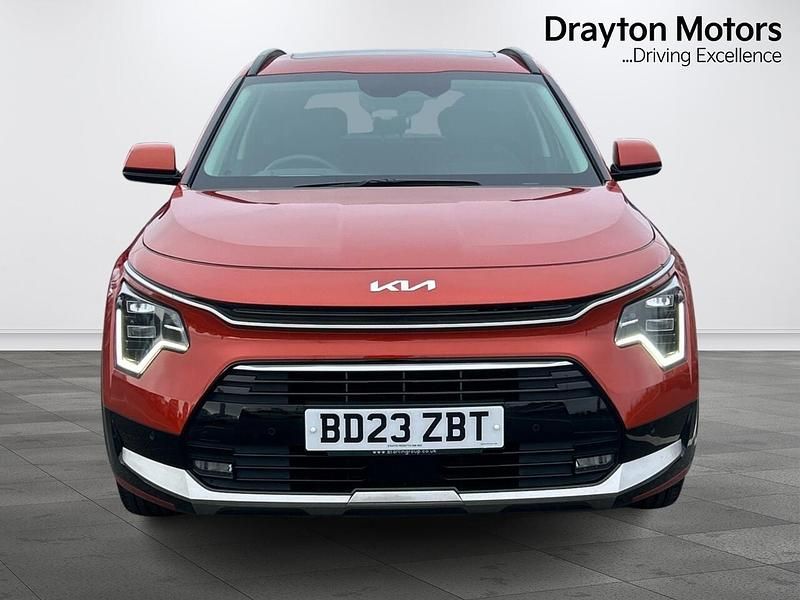 Used Kia Niro 139 HP (102 kW) 2023 Orange SUV