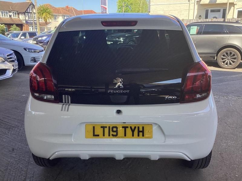 Second-hand Peugeot 108 Collection 2019 Alb Hatchback