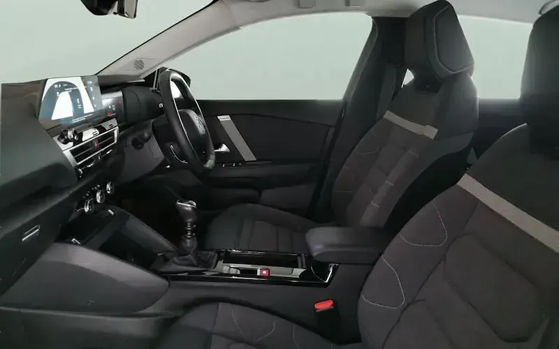 Usado Citroën C4 PureTech 101 HP (74 kW) 2024 Cinzento SUV