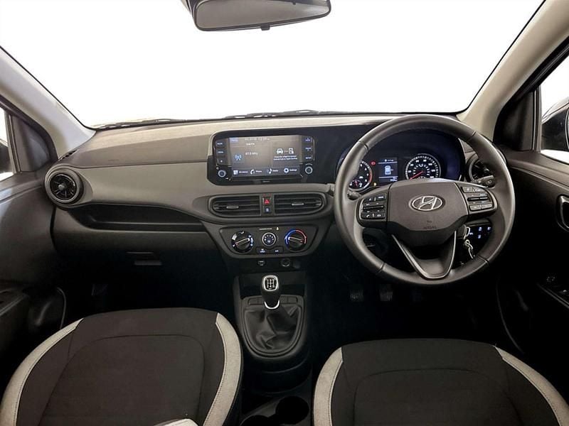 Used Hyundai i10 SE 67 HP (49 kW) 2023 Black Hatchback