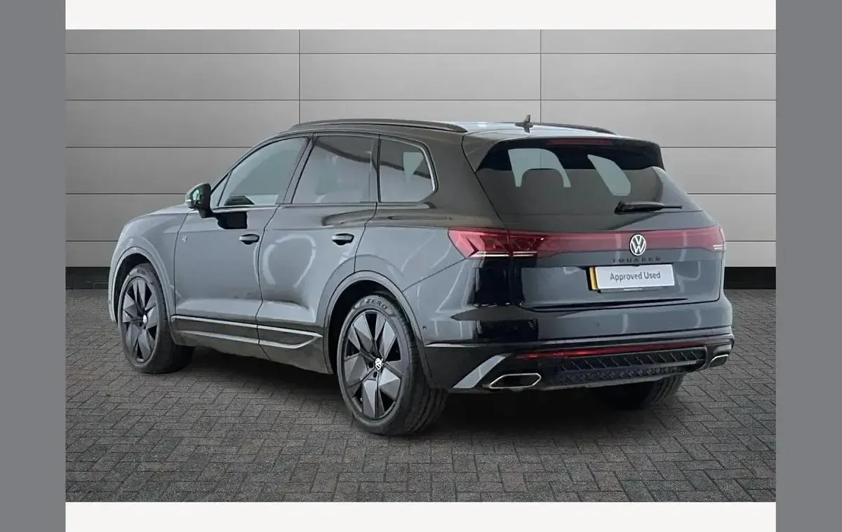 Used VW Touareg Black Edition 286 HP (210 kW) 2026 Grenadilla black SUV